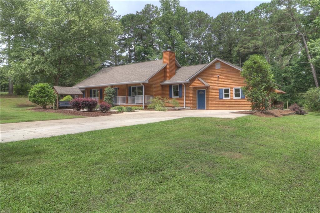 5099 Skyline Dr., Loganville, GA 30052