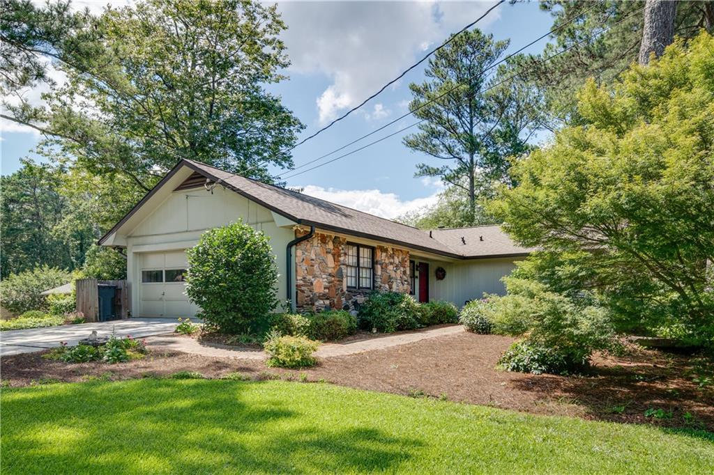 3965 Pineridge Dr., Lilburn, GA 30047