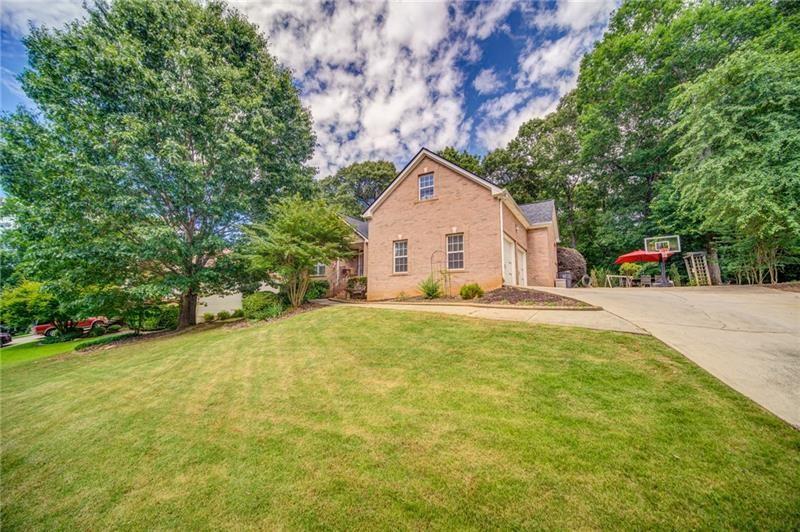 608 Bentwood Tr., Canton, GA 30114