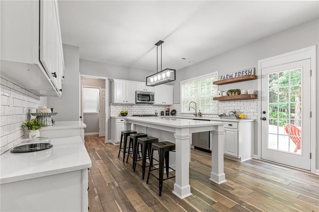 100 Neetle Close Dr., Woodstock, GA 30188