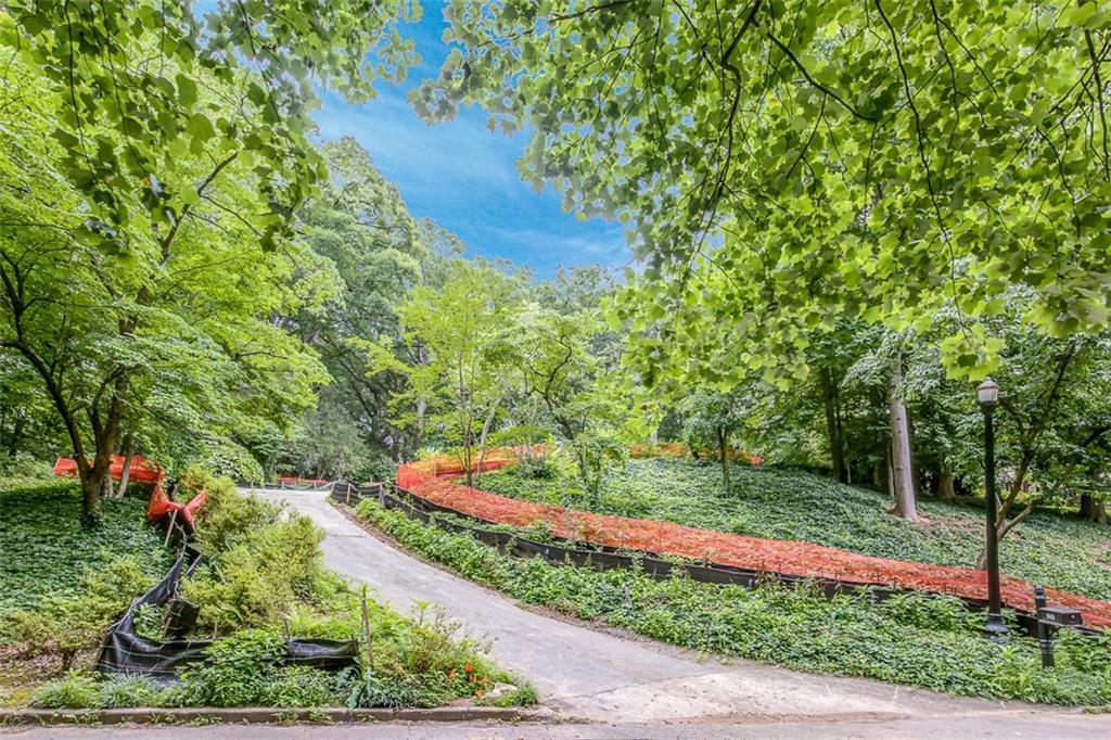 849 Lullwater Pkwy., Atlanta, GA 30307