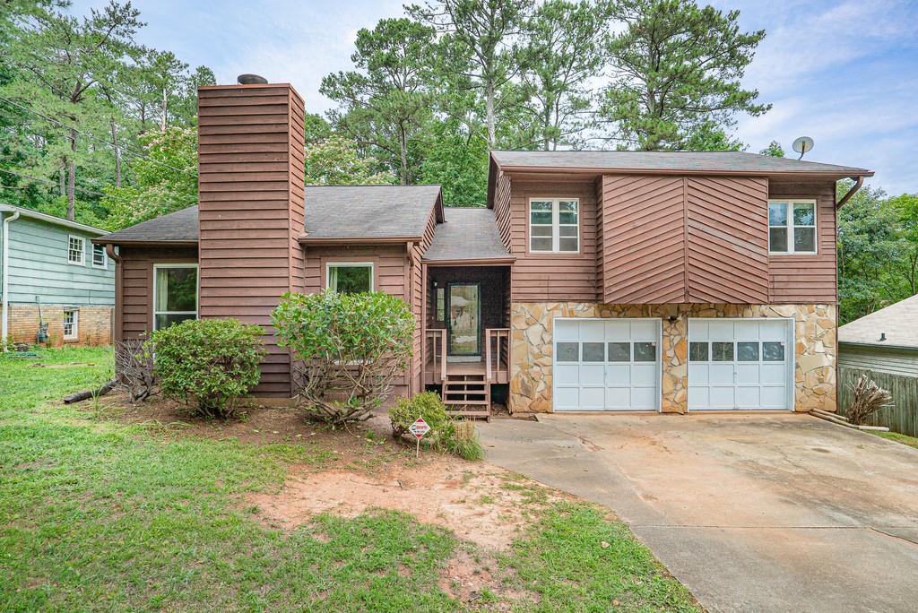 5486 Stonehaven Dr., Stone Mountain, GA 30087