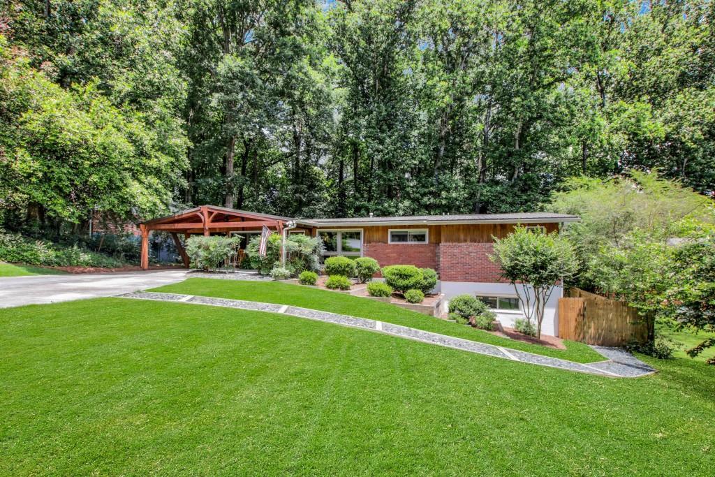 2716 Cove Cir., Brookhaven, GA 30319