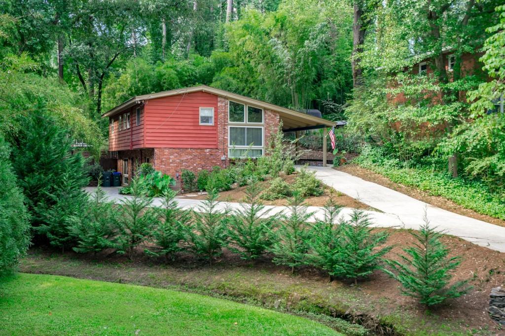 1966 Mcjenkin Dr., Atlanta, GA 30345