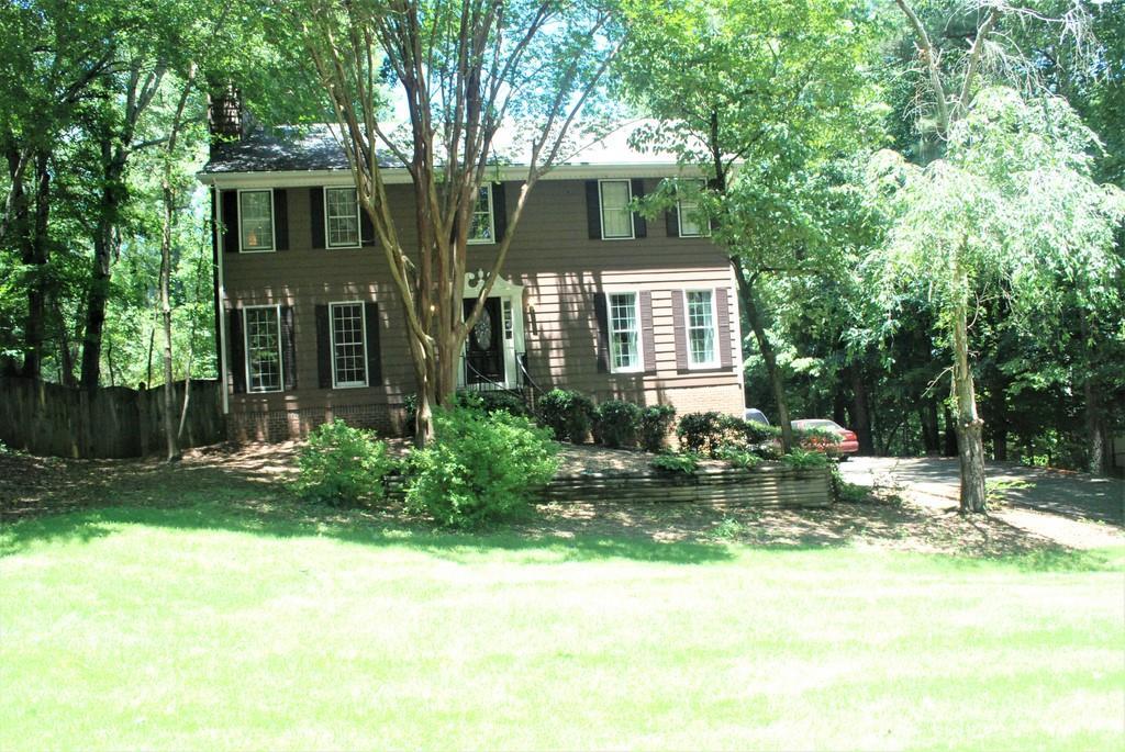 4977 Kings Wood Dr., Roswell, GA 30075