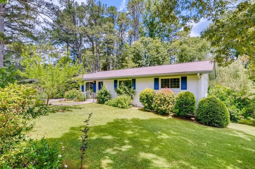81 Pineland Dr., Smyrna, GA 30082