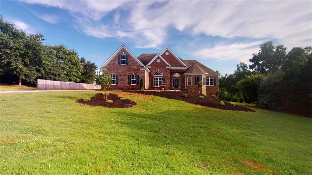 69 Chelsey Ct., Hoschton, GA 30548