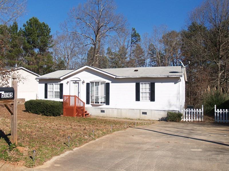 5145 Stoneridge Dr., Flowery Branch, GA 30542