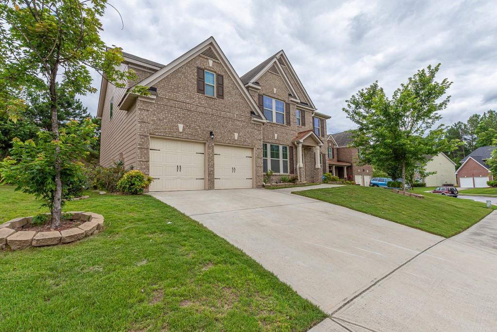 4944 Locherby Dr., Fairburn, GA 30213
