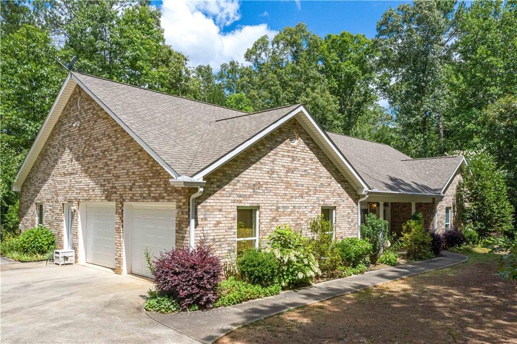 5387 Kilroy Ln., Douglasville, GA 30135