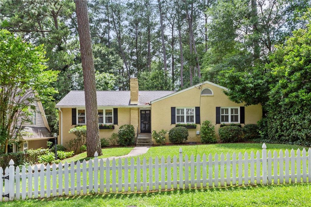 2154 Radcliffe Dr., Atlanta, GA 30318