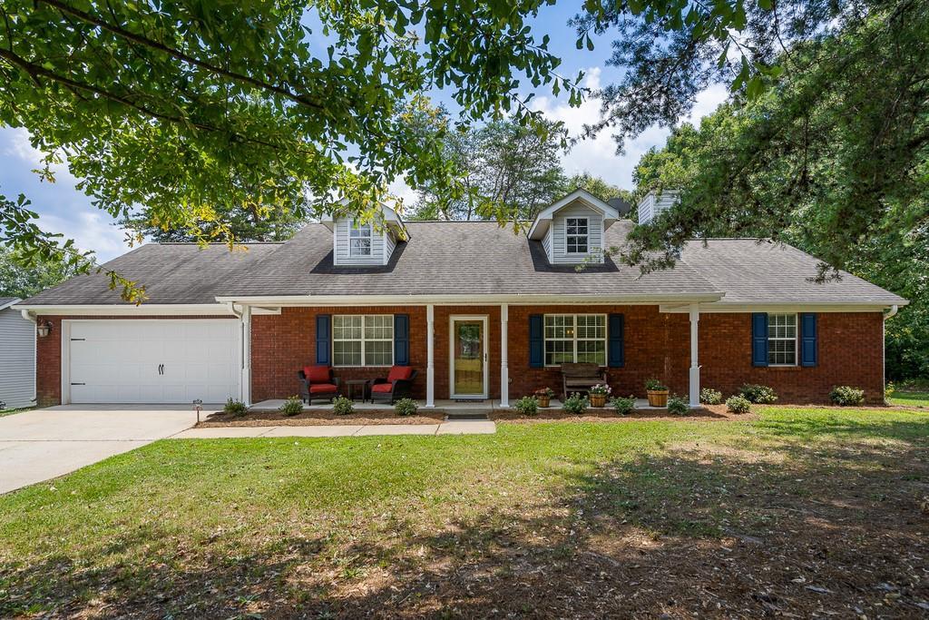 320 Lacebark Ln., Hampton, GA 30228