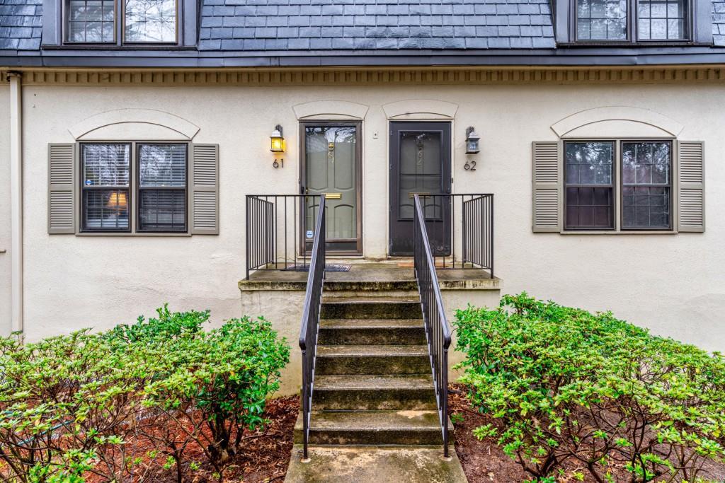61 Chaumont Sq., Atlanta, GA 30327