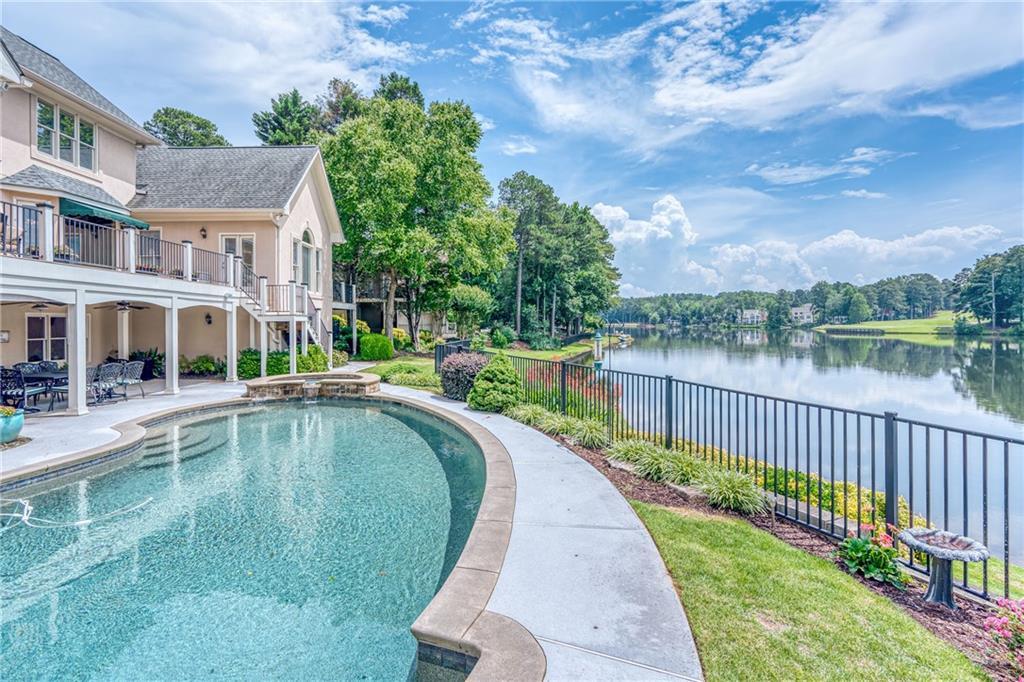 10000 Bankside Dr., Roswell, GA 30076