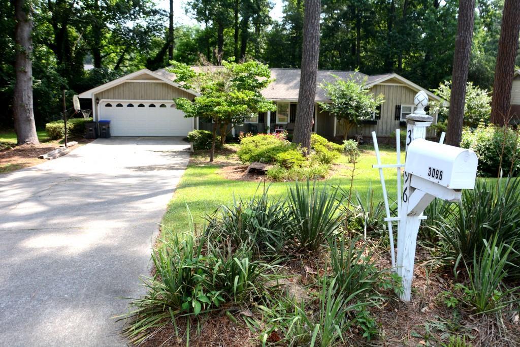 3096 Hidden Forest Dr., Snellville, GA 30078