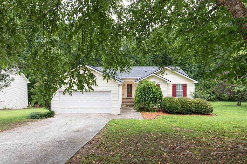 4744 Melbourne Tr., Flowery Branch, GA 30542