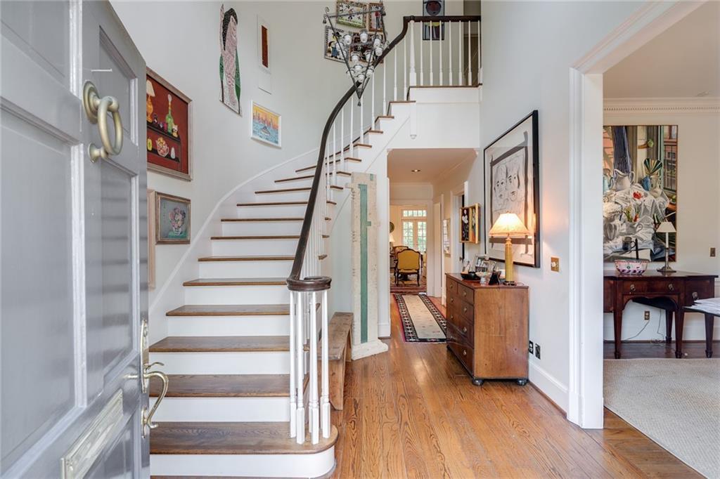 303 Townsend Pl., Atlanta, GA 30327
