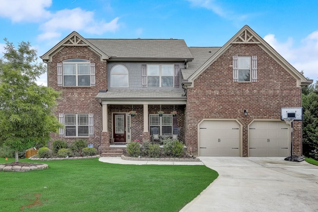 401 Silvermist Ct., Loganville, GA 30052