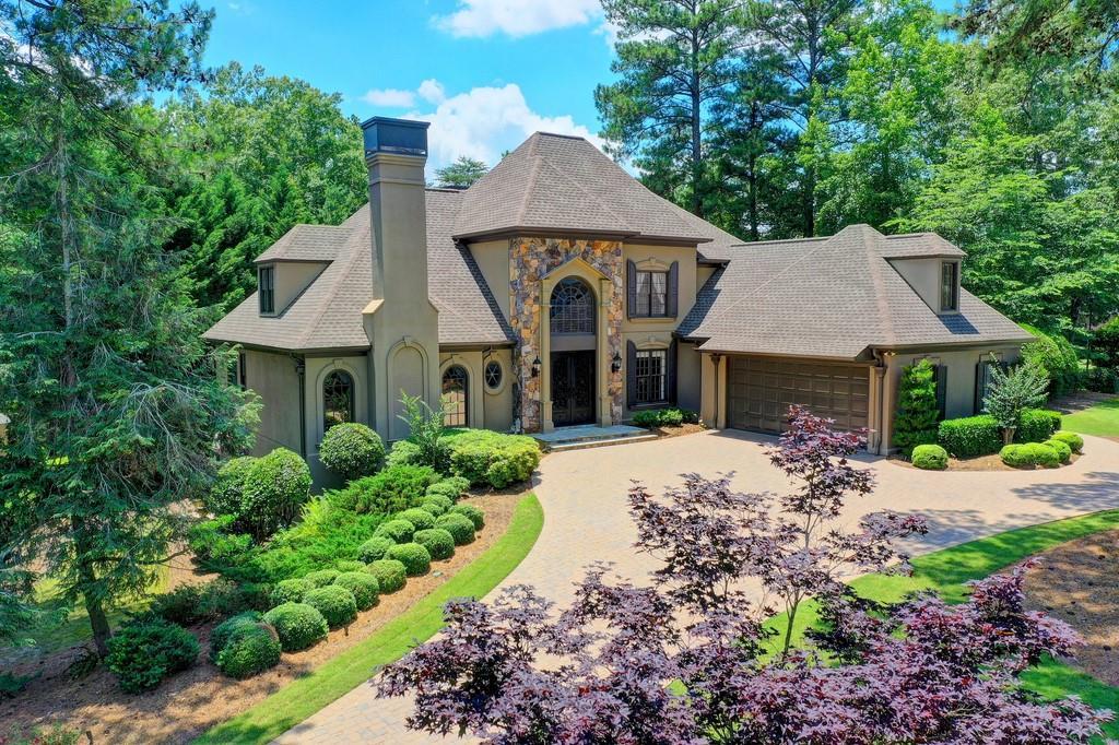 1100 Ascott Valley Dr., Johns Creek, GA 30097