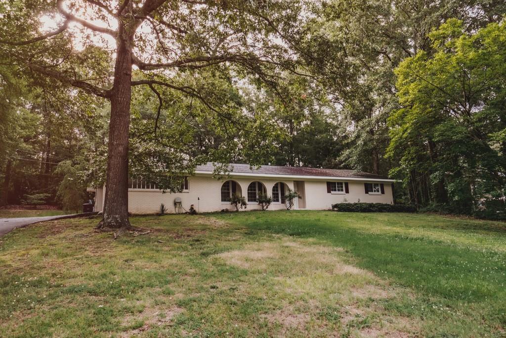 111 Crestmont Dr., Calhoun, GA 30701