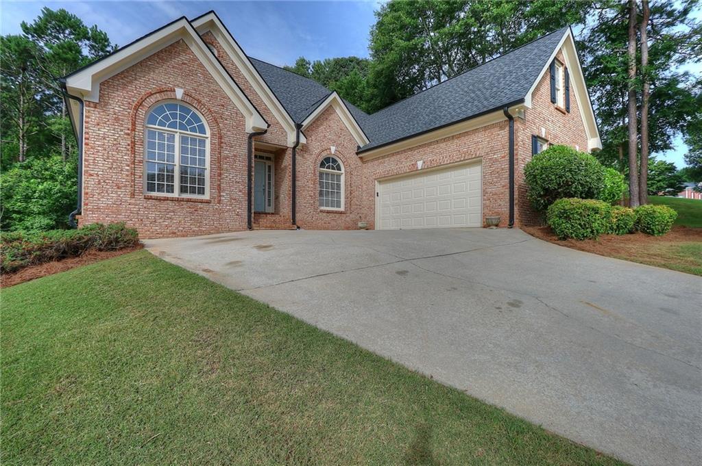 1003 Maple Creek Dr., Loganville, GA 30052
