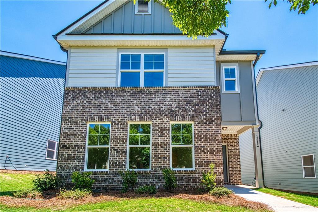 1818 Laurel Green Way, East Point, GA 30344