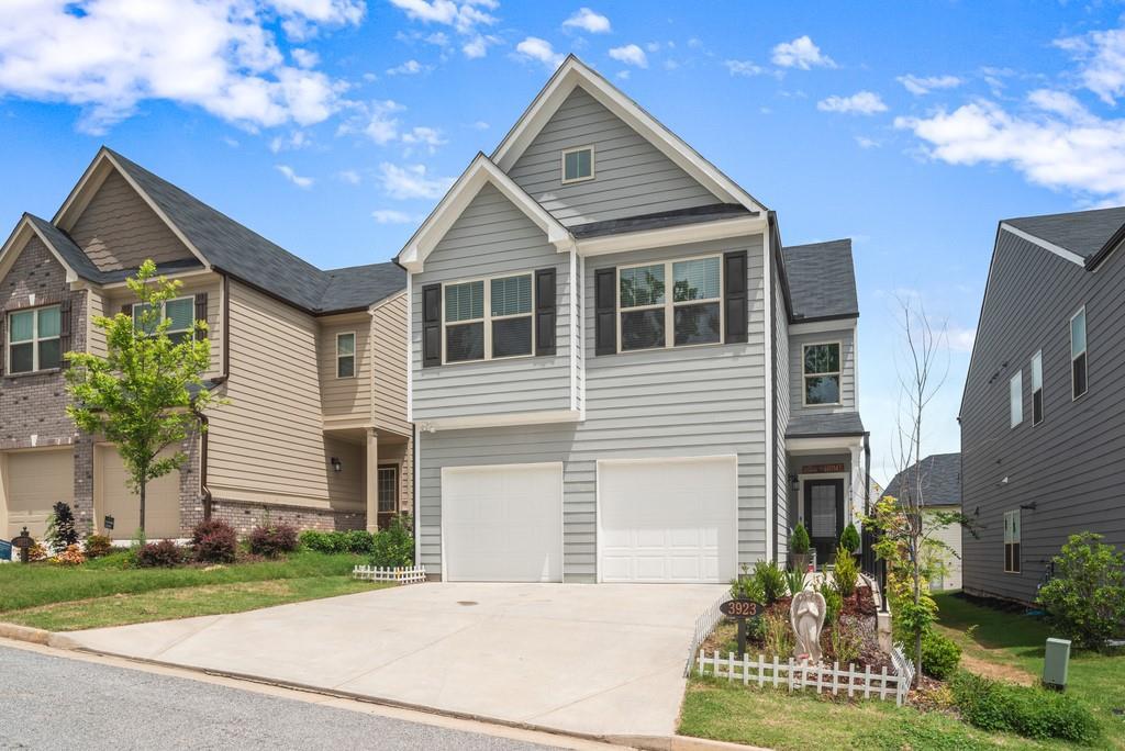 3923 Lake Manor Way, Atlanta, GA 30349