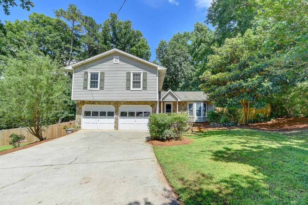 838 Chartley Dr., Lilburn, GA 30047
