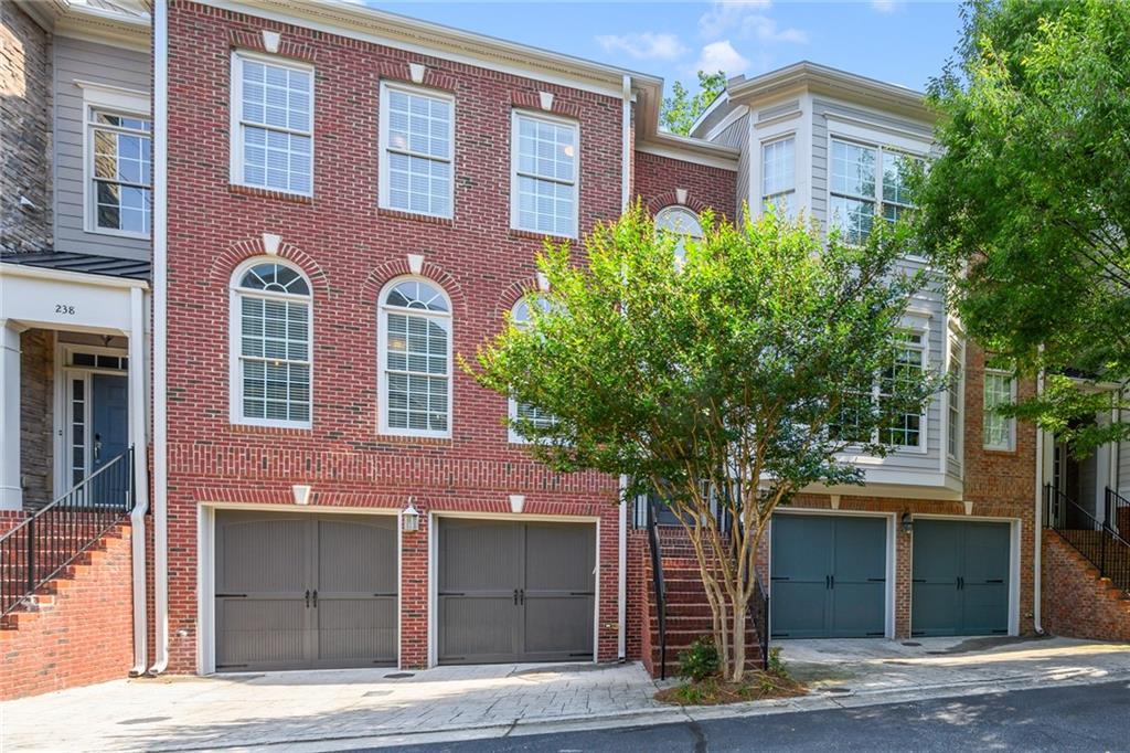 242 Meeting Ln., Sandy Springs, GA 30342