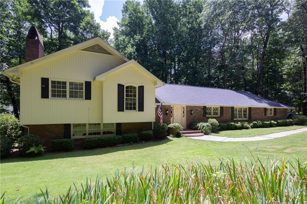 2340 Flintlock Dr., Stone Mountain, GA 30087