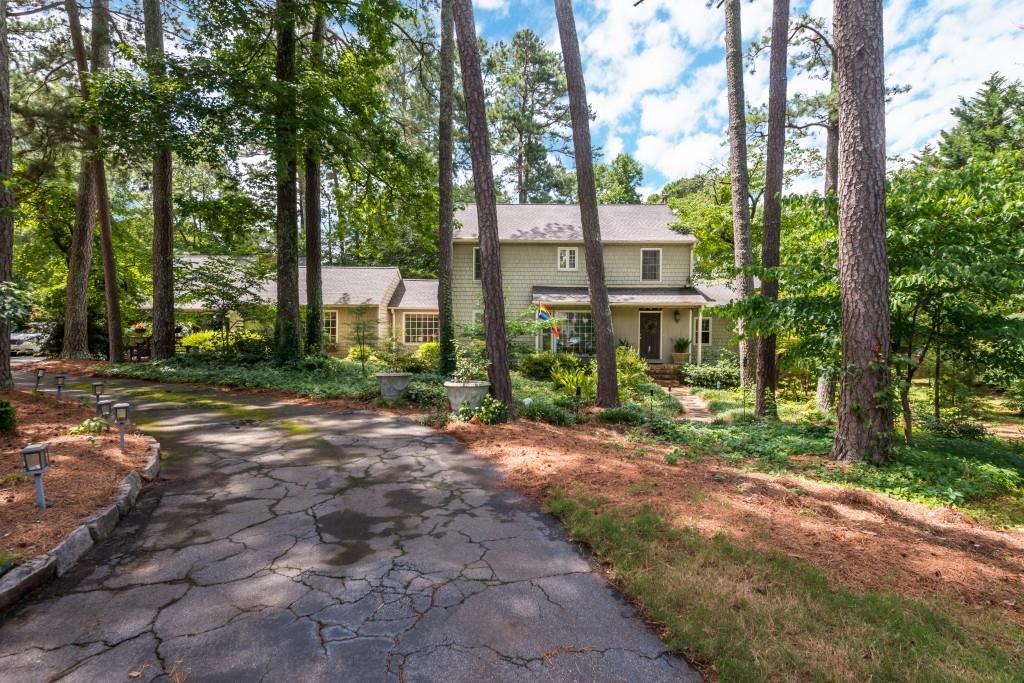 1367 SW Lansdowne Ct., Marietta, GA 30008