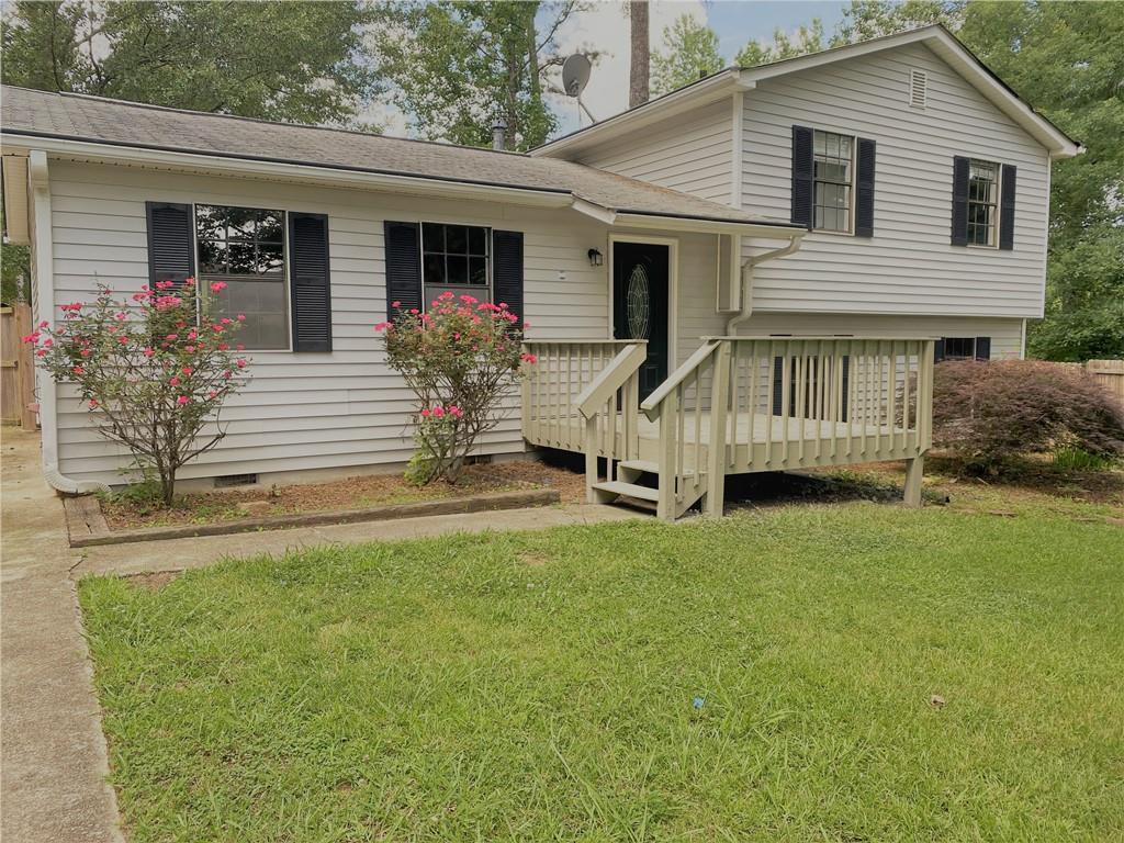 2762 Aruba Dr., Powder Springs, GA 30127