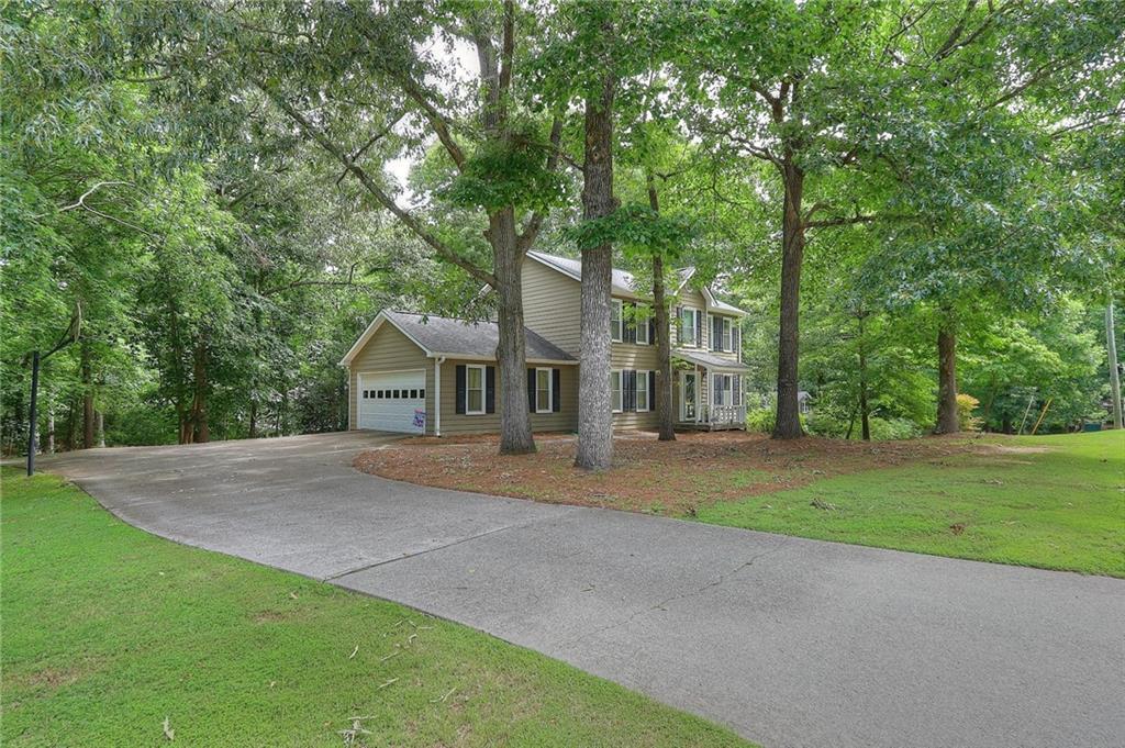 1881 Shady Creek Ln., Lawrenceville, GA 30043