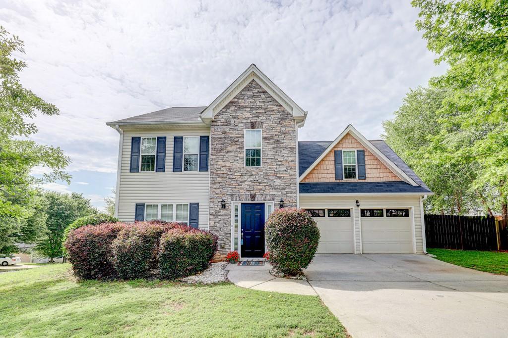 2900 Leatherleaf Tr., Douglasville, GA 30135