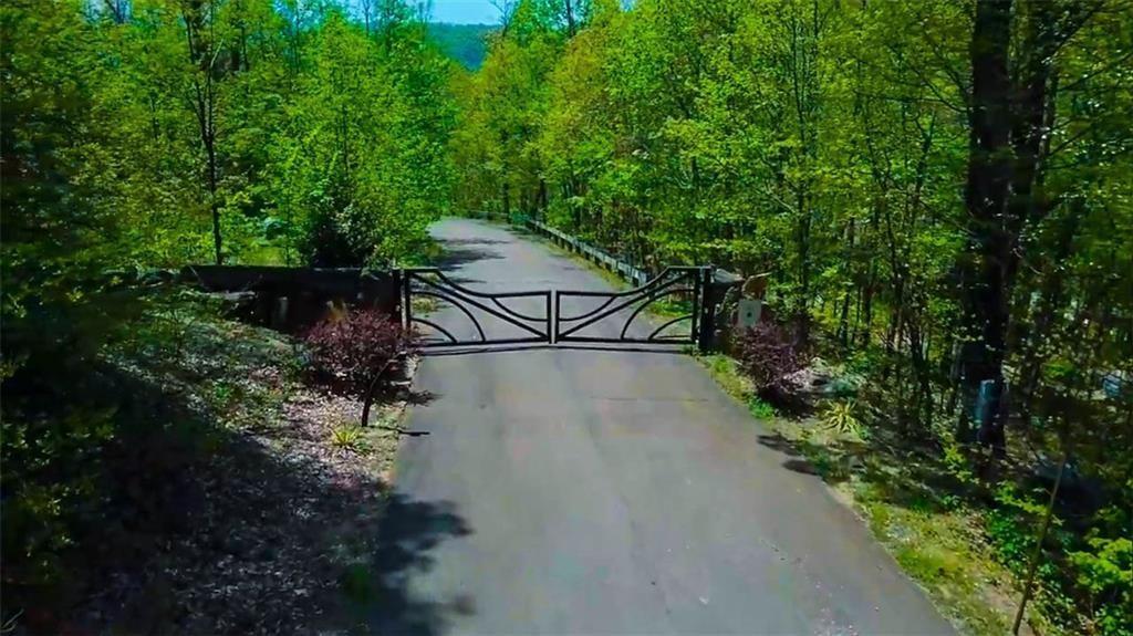 105 Wiggley Ln., Jasper, GA 30143