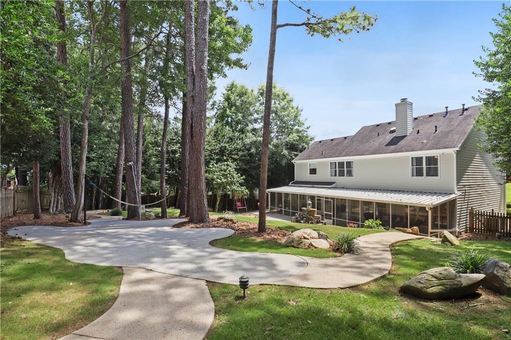 2853 Tynewick Dr., Roswell, GA 30075