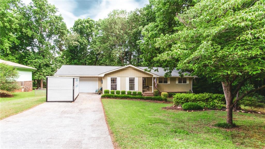 2946 Castle Dr., Lawrenceville, GA 30044