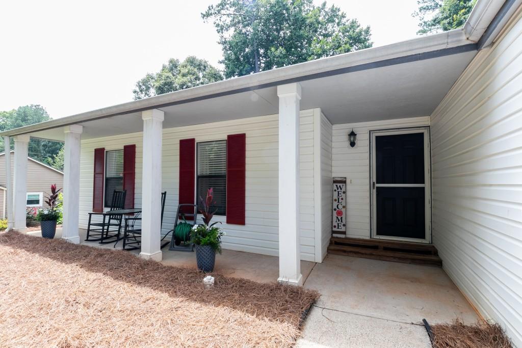 1909 Grant Ln., Woodstock, GA 30188