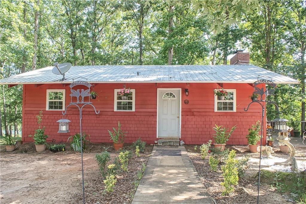 300 Myrtle Dr., Maysville, GA 30558