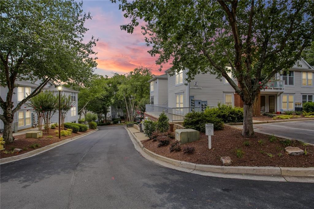 1472 Keys Crossing Dr., Atlanta, GA 30319