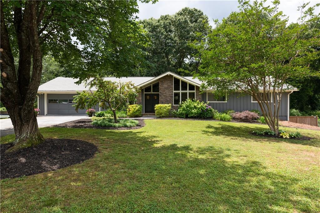 160 Bent Grass Dr., Roswell, GA 30076