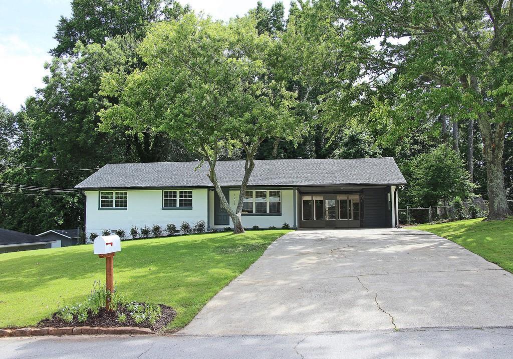 1273 Stoneybrook Dr., Tucker, GA 30084