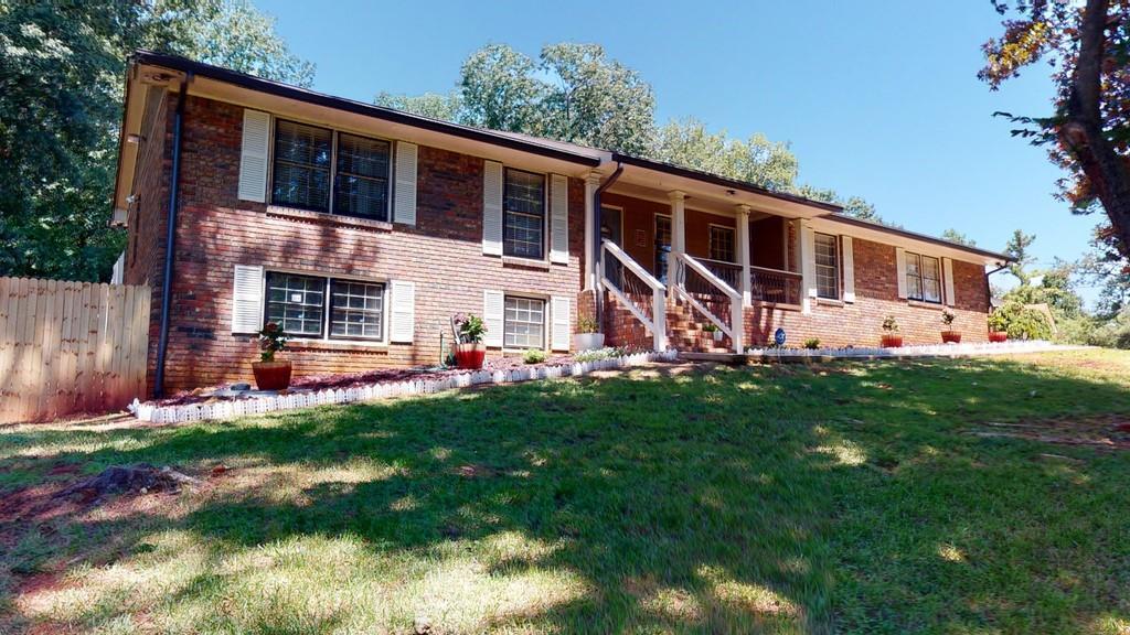 1745 Lucy Dr. Dr., Kennesaw, GA 30152