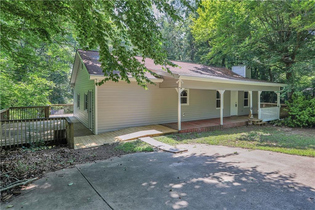 5460 Memphis St., Cumming, GA 30040