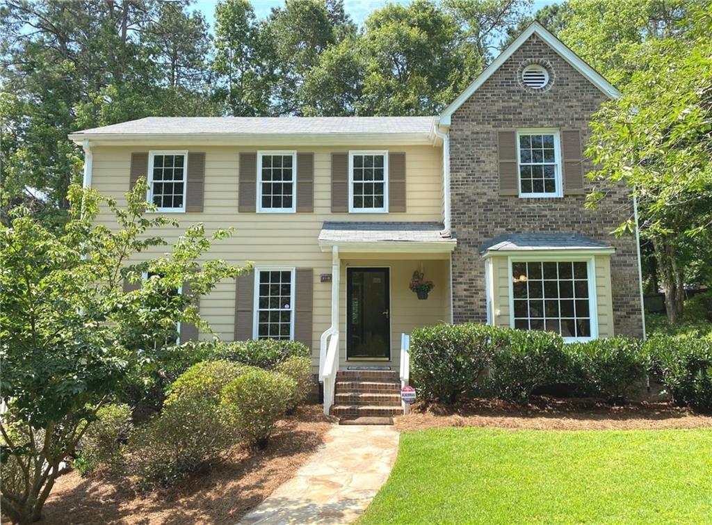 395 Wickerberry Ln., Roswell, GA 30075