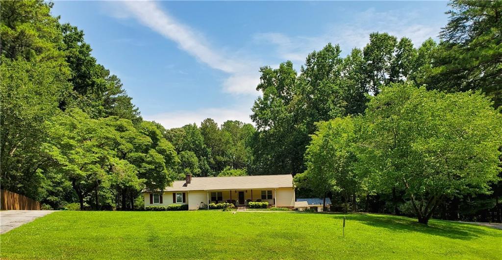465 Dobbs Rd., Woodstock, GA 30188