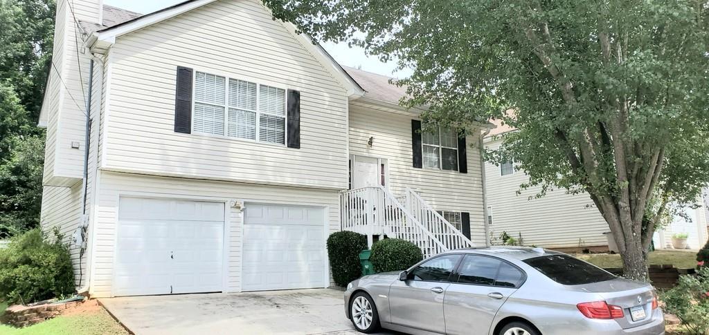 4258 Ward Bluff Dr., Ellenwood, GA 30294