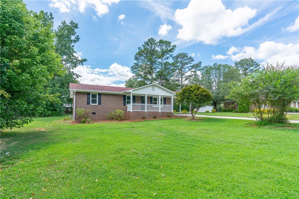 108 Heritage Dr., Adairsville, GA 30103