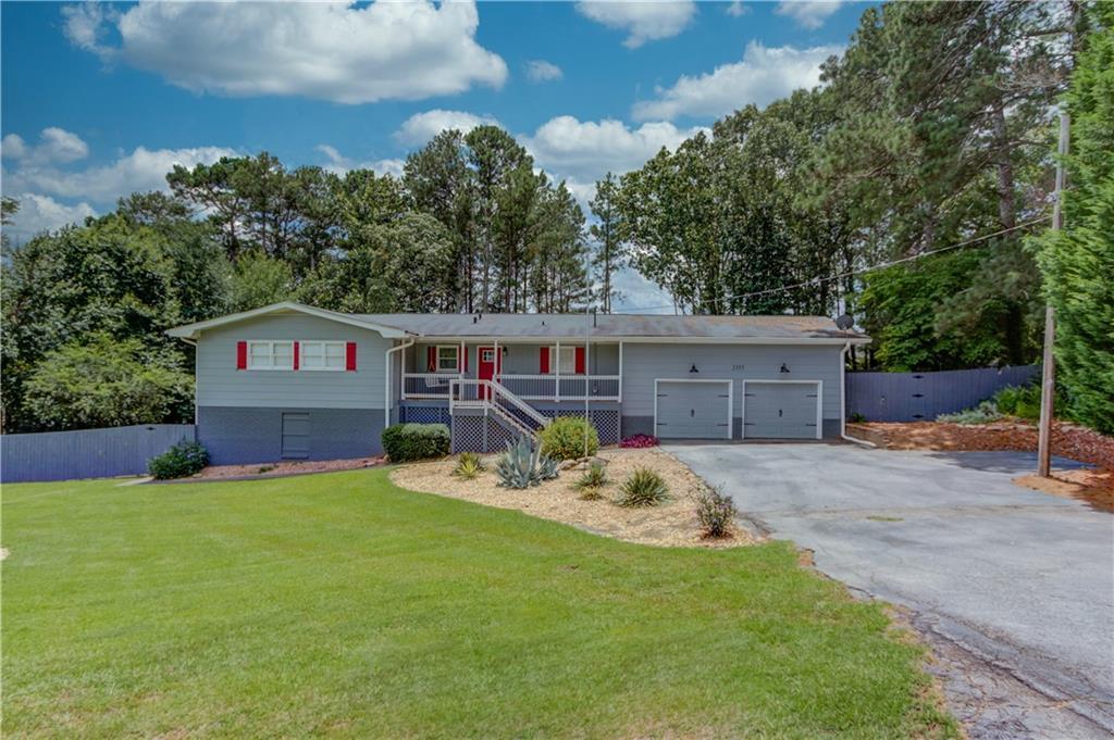 2355 Ridgedale Dr., Grayson, GA 30017