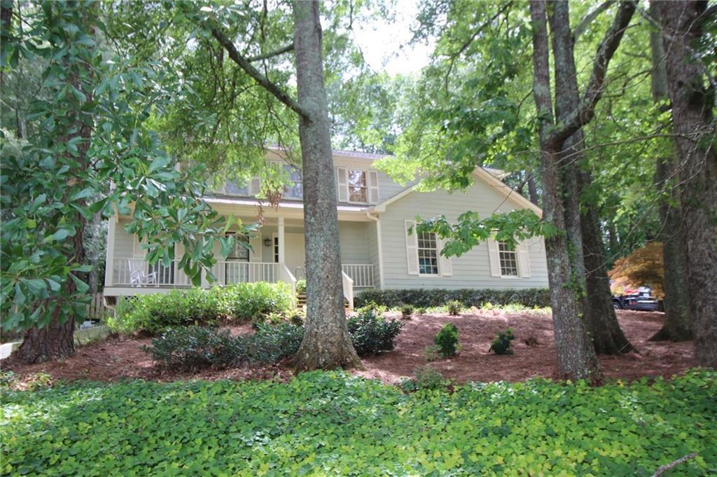 1890 Meadowchase Ct., Snellville, GA 30078